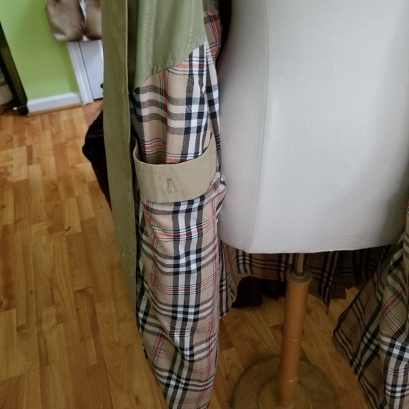 Designer Vintage Trench Coat - Picture 6 of 7